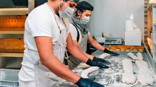 "No al pan, sí a las figuritas": la queja de los panaderos contra Tombolini