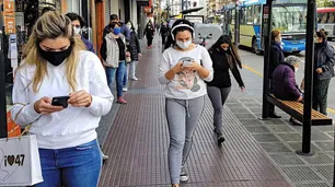El gobierno elimina el distanciamiento obligatorio