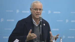 Daniel Gollán: "Hay que saber qué esconde Lago Escondido, por qué empresarios y políticos se reúnen allí"