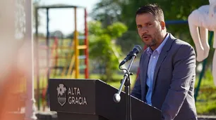 El intendente de Alta Gracia cruzó a Caputo: "No hay Excel que reemplace la realidad de las personas"