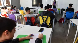 El Gobierno convocó a gremios docentes y ministros de Educación para acordar el salario mínimo