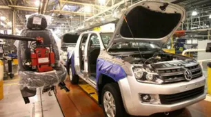 Las automotrices suspenderán empleados por la caída de ventas