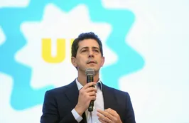 "Wado" de Pedro sobre Milei: “Es de esos economistas consultores que viven en un frasco de mayonesa"