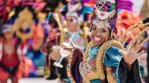 Alegría, fiesta y música: así se vive el carnaval en Aruba, la "isla más feliz del Caribe"