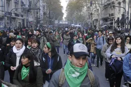Empate virtual en la opinión pública sobre aborto