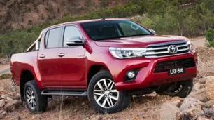 Toyota, la automotriz japonesa tiene prohibido exhibir la promo de su última Hilux
