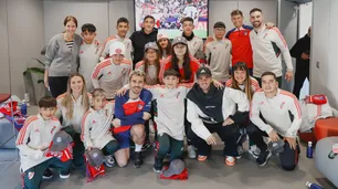12 chicos y chicas del seleccionado de la Fundación River Plate cumplieron el sueño de viajar a Madrid