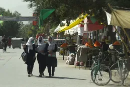 ¿Vuelve la opresión? Preocupa la situación de las mujeres bajo los talibanes en Afganistán