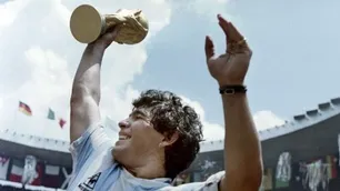 Diego Maradona, una despedida con el corazón en la mano y la cabeza levantada