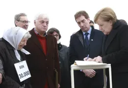 Vera Jarach le reclamó a Angela Merkel por el “negacionismo” de Darío Lopérfido