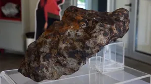El Planetario de la ciudad de La Plata exhibió un meteorito que cayó hace 4 mil años
