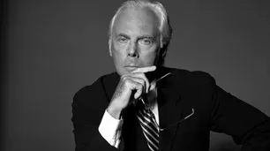 Quién fue Giorgio Armani: un aspirante a médico que se convirtió en el “rey” de la moda italiana