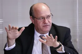 Brasil mantiene tasa por caída de precios y crecimiento débil