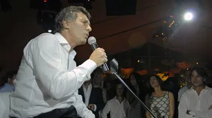 Tal como hizo Mauricio Macri, ahora todos pueden probar su imitación de Freddie Mercury