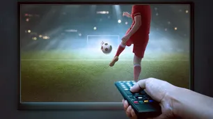 La muerte del fútbol | Un pegajoso matrimonio con la TV que aburre (23ª entrega)
