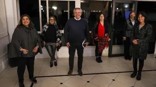Alberto Fernández y una foto con el ala femenina que busca ganar espacios
