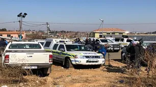 Masacres en dos bares de Sudáfrica: asesinaron a 18 personas y creen que fue "al azar"
