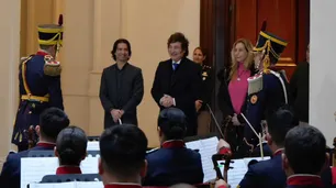 La campaña se conmueve con el escándalo que golpea a los hermanos Milei