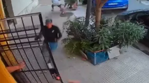 Violento "robo piraña" a una familia en Parque Patricios: cayó uno de los delincuentes