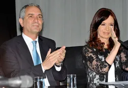Cristina y Alak aceptaron la renuncia de Fayt con un frío texto