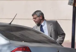 El juez que liberó al asesino de Micaela volvió al juzgado
