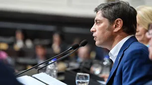 Kicillof acusó a Milei de "borrarse por completo ante la epidemia de dengue más grave de la historia"