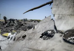 Encuentran más cuerpos del avión malayo derribado en Ucrania