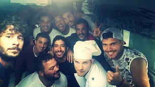 Ashton Kutcher se sumó al colectivo Mundial Andando que vive el Mundial