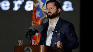 Gabriel Boric envió una nota de protesta porque Luis Caputo dio “inapropiadas e inexactas declaraciones”