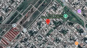Violento robo en La Plata: motochorros atacaron a un jubilado para robarle y lo tiraron al suelo