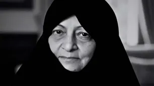 Murió Mansoureh Khojasteh Bagherzadeh, la esposa del líder supremo iraní Alí Jamenei