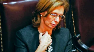 La familia de José Alperovich denunció "el cuento del tío violador" y citó "el caso Darthes" para insistir con la inocencia