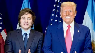 Fotografías con la corbata carmesí de Trump