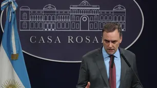 Un periodista cruzó a Manuel Adorni por amenazas: “Hago responsable de mi vida al presidente Javier Milei”