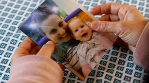 Shiri Bibas: una madre que estrecha junto a su cuerpo a sus dos hijos se convierte en símbolo de los rehenes en Gaza