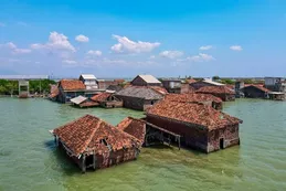 Indonesia proyecta un dique de 80.000 millones de dólares: ¿Puede salvar una costa que se hunde bajo el mar?