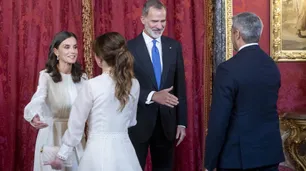 Caos protocolar: en la recepción de los reyes de España a Abdo Benítez, nadie sabía dónde pararse