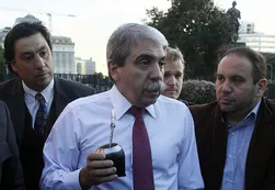 Aníbal F. sobre la candidatura de Kicillof: "Prefiero a Angelina Jolie como vice, pero no puede"