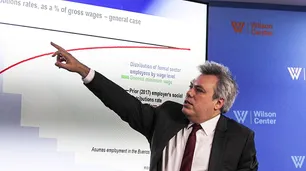 Los funcionarios de la crisis dan cátedra en escuelas top