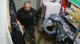 Crimen del peluquero: un video muestra cómo se salvó de milagro el dueño del local