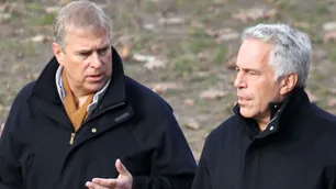 "Chica de nadie": la autobiografía de una víctima de Jeffrey Epstein vuelve a sacudir a la monarquía británica