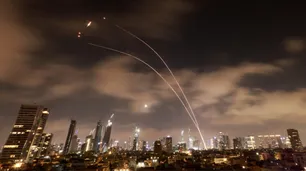 Luego de advertir que "esta noche ocurriría una gran sorpresa", Irán atacó con misiles supersónicos a Israel