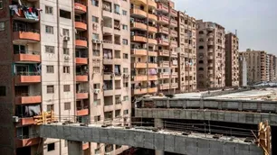 Egipto construye una autopista a 50 centímetros de balcones residenciales