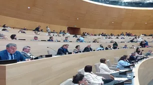 Legislatura de Córdoba: Juego de roles tensiona al PJ y la sesión terminó a puro escándalo