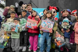 Mes de las Infancias en La Matanza: Fernando Espinoza entrega más de 100 mil juguetes