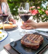 Parrilla, vinos y tradición argentina: descubrí las 4 opciones gastronómicas en CABA para sorprender a papá en su día