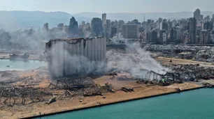 Tras la explosión, el coronavirus podría colapsar Beirut
