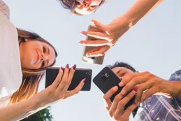 Una encuesta revela que las tres apps que más "usan" los argentinos son WhatsApp, YouTube y Google Search