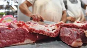 Más pollo, menos asado: el consumo de carne vacuna fue en 2021 el más bajo en 100 años