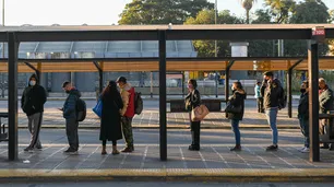 El gobierno frenó un paro masivo de transporte público en todo el país, pero hay gremios que no acatan